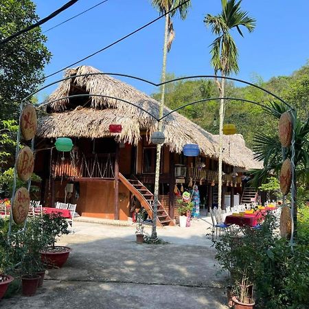 Bee Lucky Homestay Hien Hao Bagian luar foto