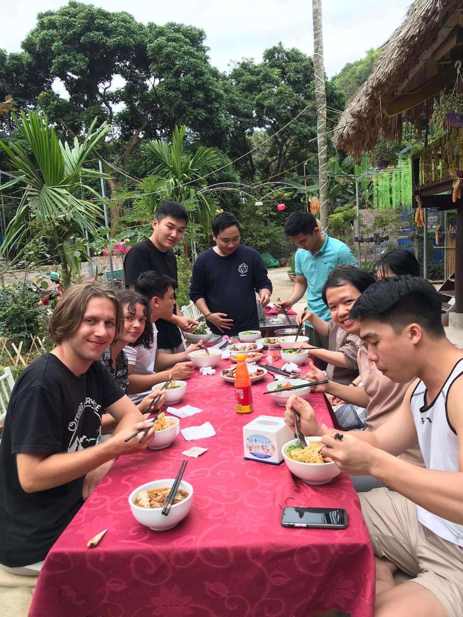 Bee Lucky Homestay Hien Hao Bagian luar foto